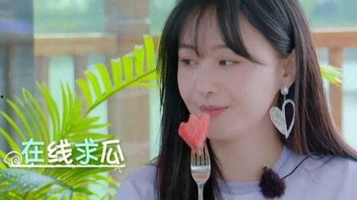 郑爽直播吃瓜,郑爽直播揭秘娱乐圈“吃瓜”幕后真相