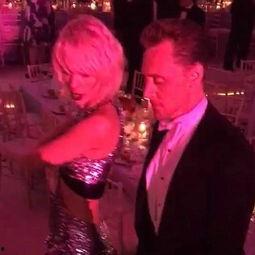 霉霉吃瓜情侣合唱,瓜田李下传佳话