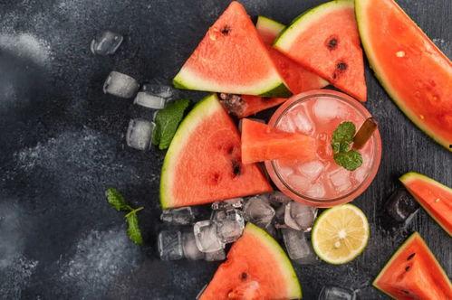 吃瓜嘴巴吃破了图片,揭秘娱乐圈背后的真相